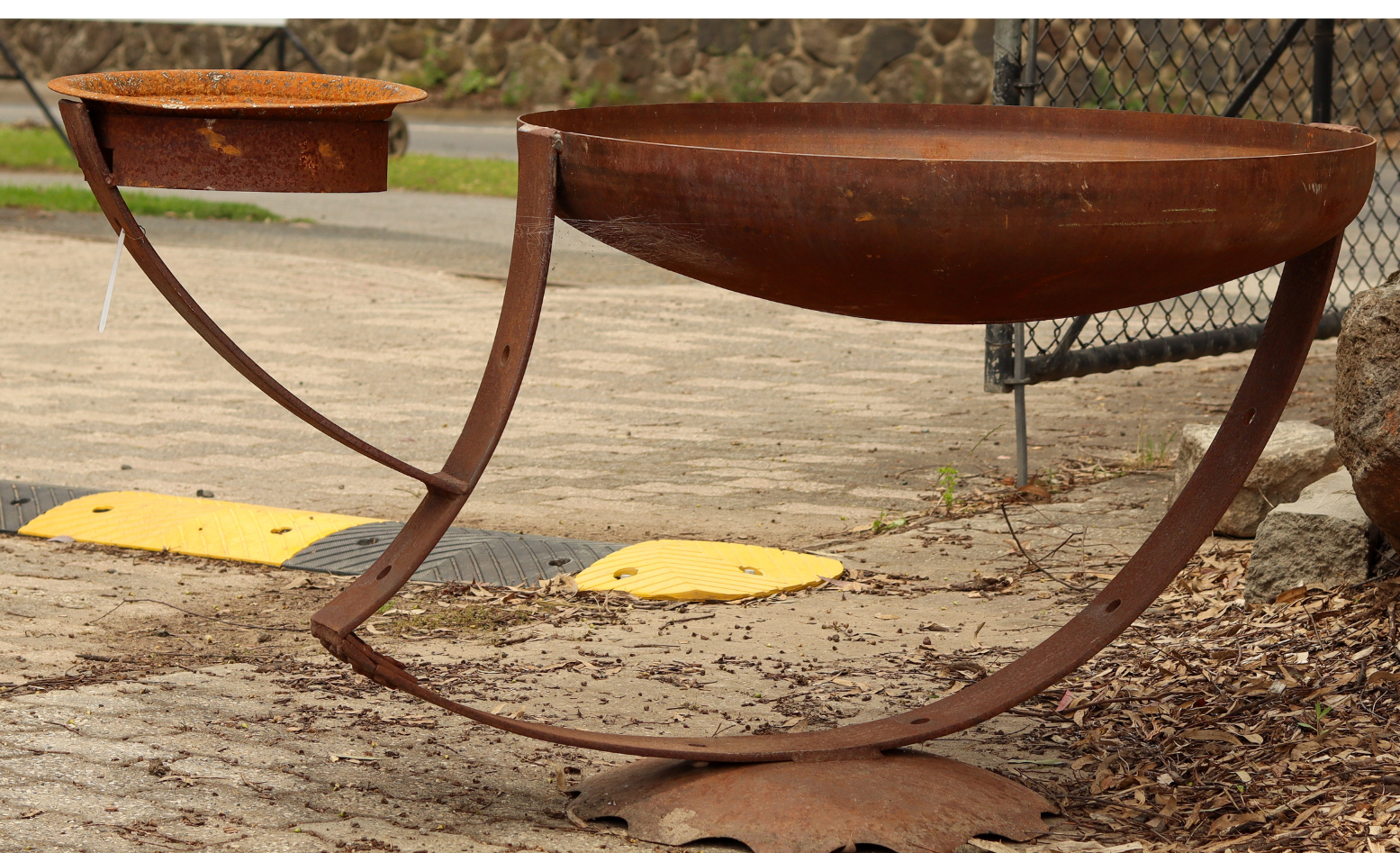 Rustic Twin Bowl Bird Bath – ID Garden & Landscape Centre